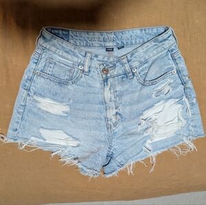 AE Strigid Mom Distressed Light Wash Shorts 2